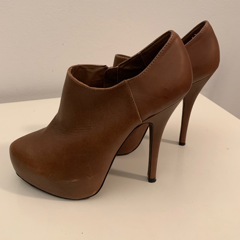 STEVEN by Steve Madden platform pumps